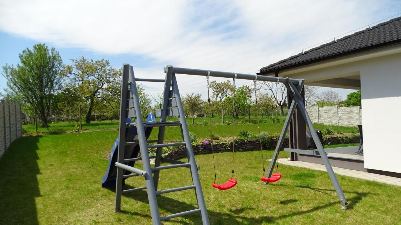 Jenny Home Mojmirovce Exterior photo