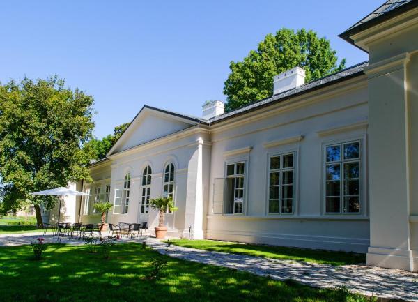 Jenny Home Mojmirovce Exterior photo
